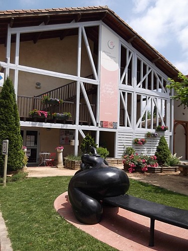 Musée de la faïence MARTRES ext