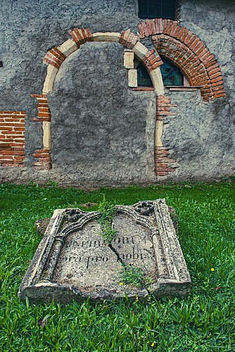 rieuxvolvestre_patrimoine_pierretombale@mathieucalviac