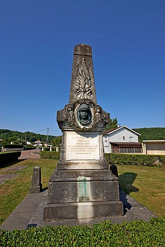 Monument au Lieutenant Georges-Albert Thomas