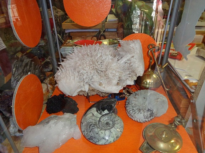 La Géode - Minéraux et Sculptures en bois