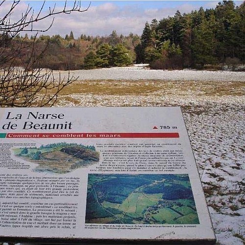 Le maar de Beaunit, un des trésors de la Chaîne des Puys - faille de Limagne