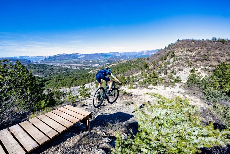 Le Club mountain bike stay, the group formula!