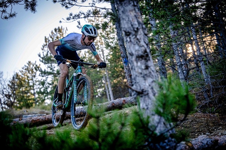 Le Club mountain bike stay, the group formula!
