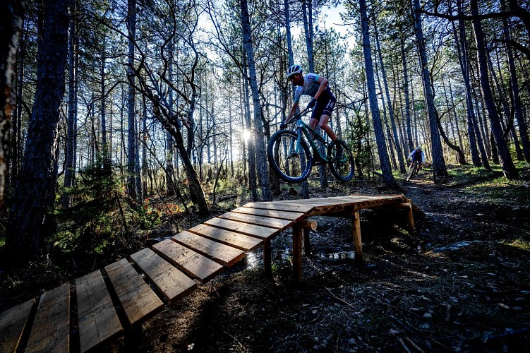 Le Club mountain bike stay, the group formula!
