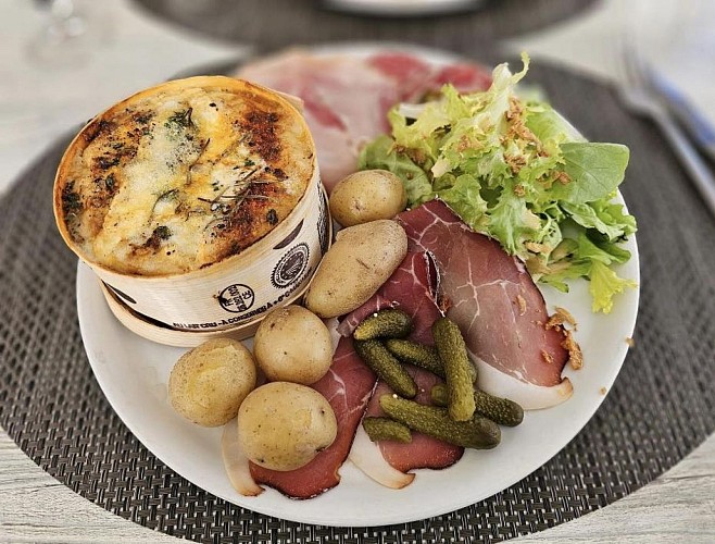 406543039_846535230805745_4587191170911069935_n