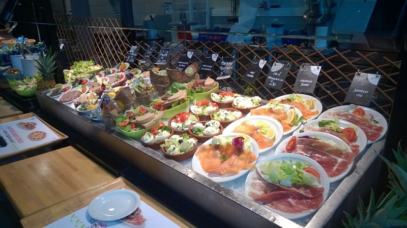 CRESCENDO RESTAURANT