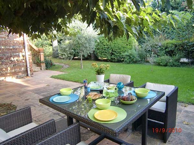 LA VILLA DES VIOLETTES