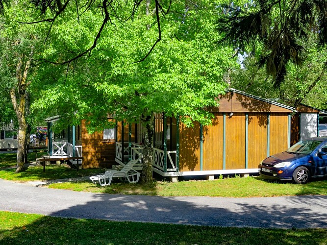 Chalets 86 camping en salvan REVEL