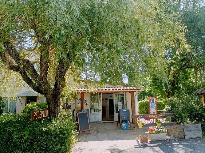 accueil_paysage2 camping en salvan REVEL