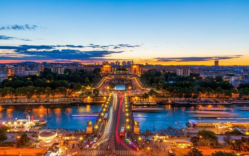 Paris Evening Sightseeing Tour with Eiffel Tower Summit Tickets