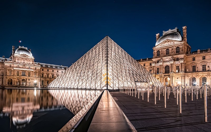 Paris Evening Sightseeing Tour with Eiffel Tower Summit Tickets