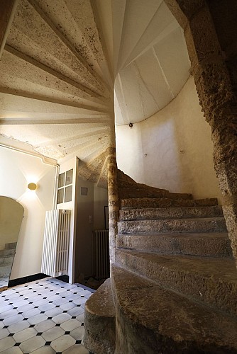 La Villa Krystina à St-Loup-Lamairé - escaliers à vis