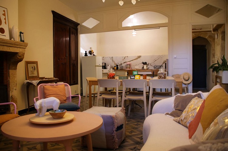 La Villa Krystina à St-Loup-Lamairé - cuisine et salon