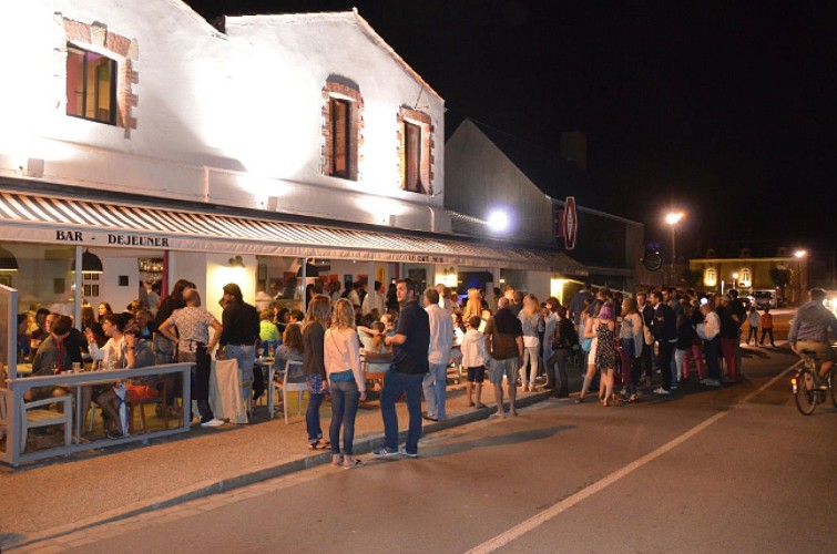 LE CAFÉ NOIR - BAR/BRASSERIE