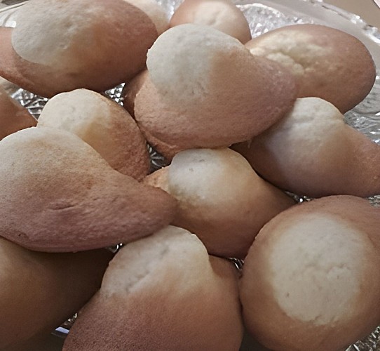 w-260-h-240-la-bouquinerie-gourmande-salon-de-the-4-1700578104