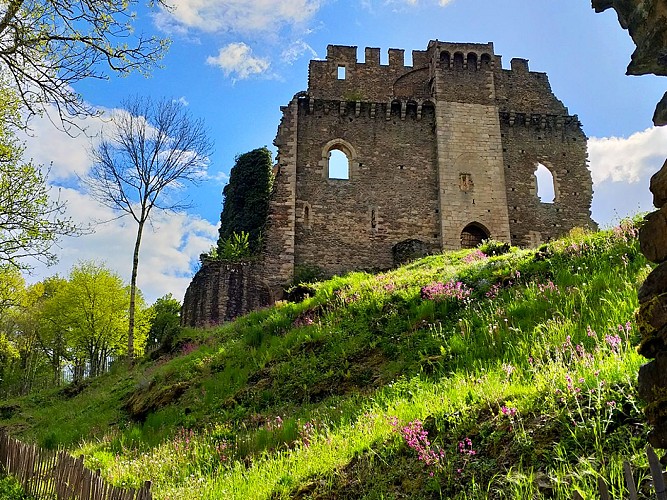 Forteresse de Châlucet - Saint-Jean-Ligoure 