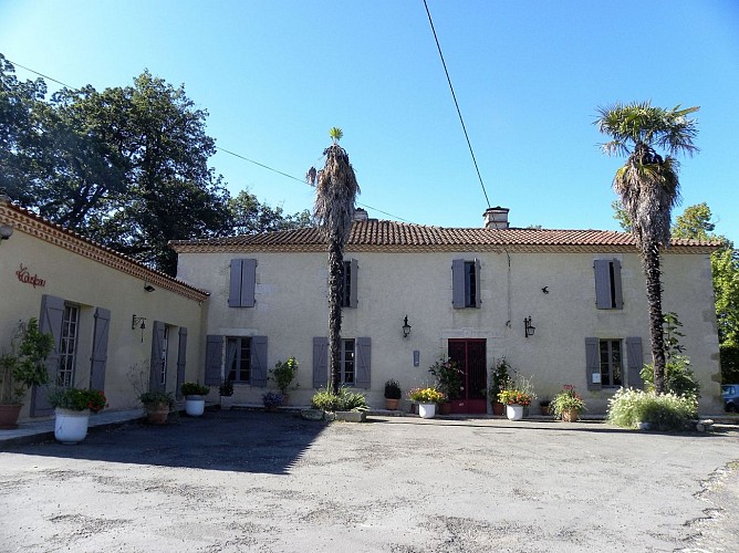 Auberge le Cousteau