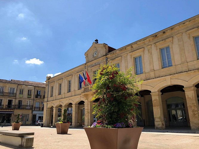 Centre bourg, comminges Pyrénées, boulogne