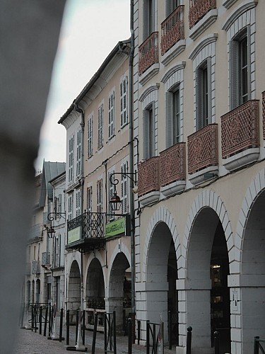 Place valentin abeille montrejeau