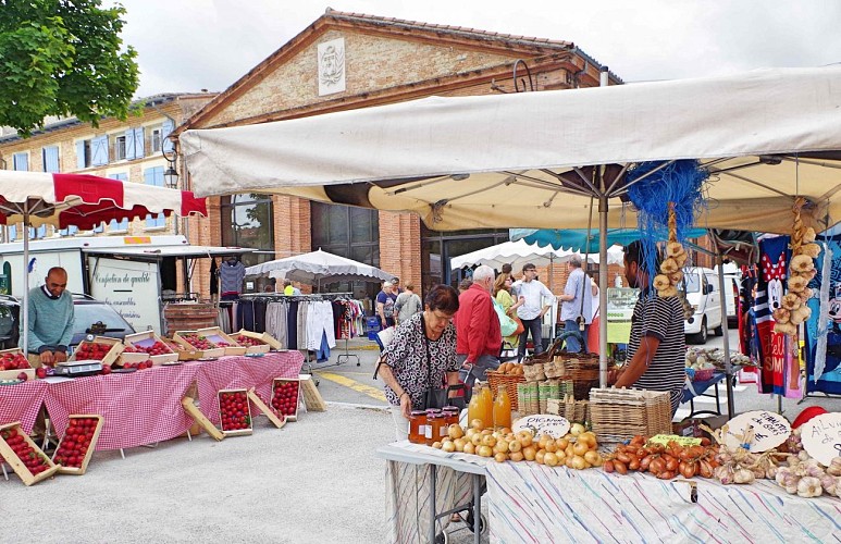 Villefranche de Lauragais marché halle © Lauragais Tourisme