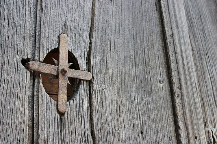 Porte de la chapelle des Pénitents Blancs