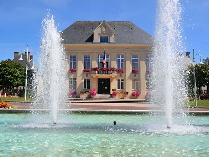 La mairie d'Aunay sur Odon REC