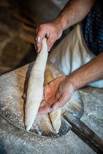 Les ateliers du pain à la Petite Maison dans la Prairie