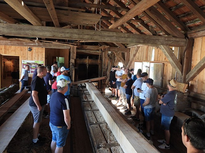 Visite d'un groupe d'adultes.