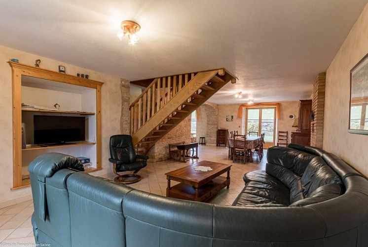 260527-7_H70G001054_5db2f820786e0_5