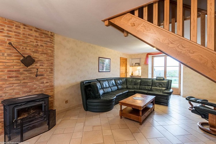 260527-8_H70G001054_5db2f820c7992_6