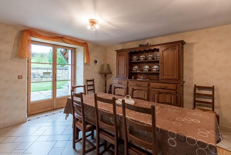 260527-9_H70G001054_5db2f8211a31e_7