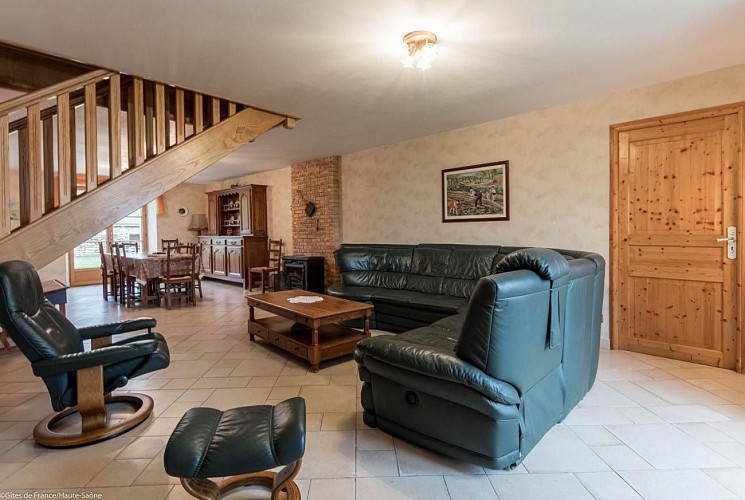 260527-6_H70G001054_5db2f8203db06_8