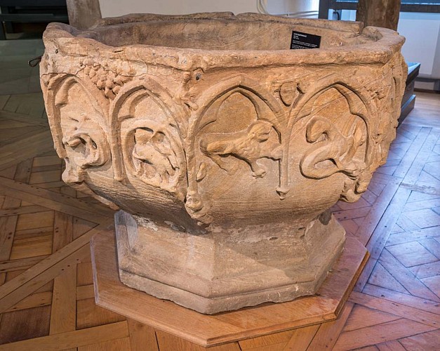 Fonts baptismaux du musée du château des Rohan de Mutzig