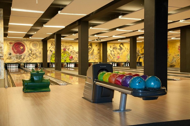 Bowling RhinOr Palace