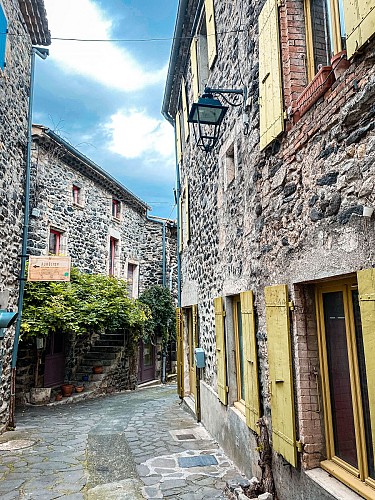 Camper van service/reception area of les Vins de l'Escoutay