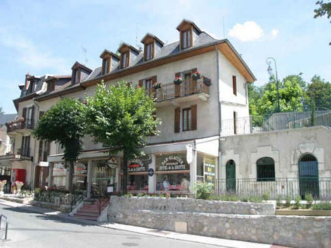 La Grotte Hotel