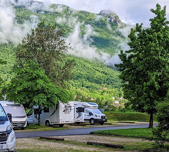 Aire d'accueil - camping-car