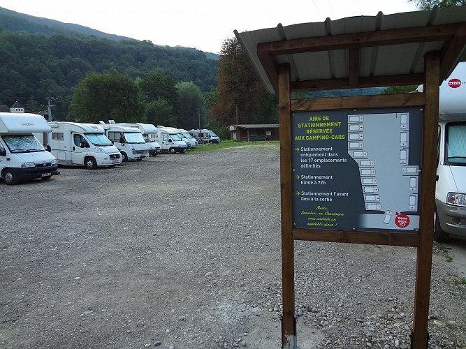 Aire d'accueil et de service camping-cars