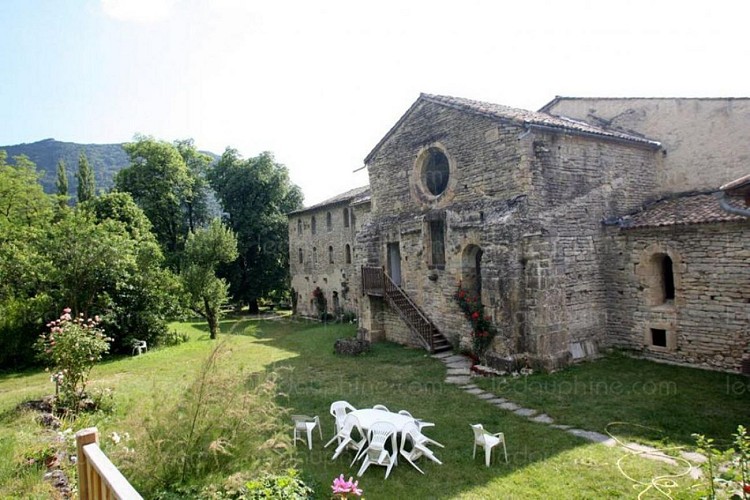 Gîtes d'étape et de séjour de l'Abbaye de Valcroissant