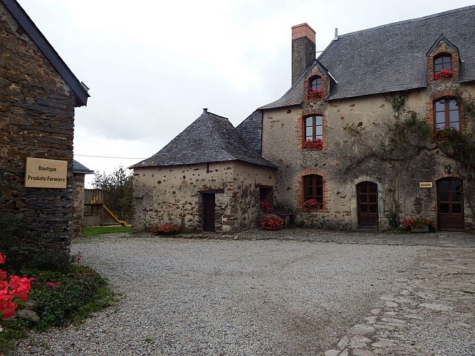 FERME AUBERGE - LA TOUCHE