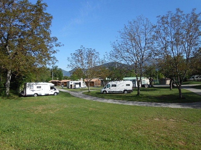 Aire de Service pour Camping-Cars - Camping de Justin