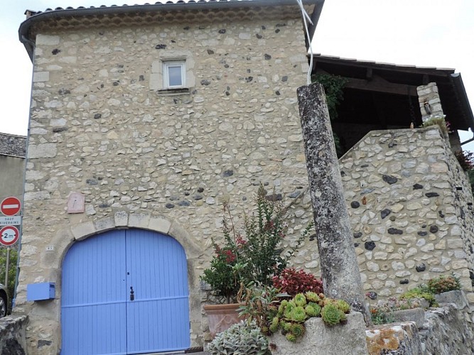 Lavender Color Guest Room
