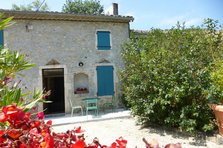 Les Cocons de l'Escoutay, suite pour 2 personnes en sud Ardèche avec piscine privative.