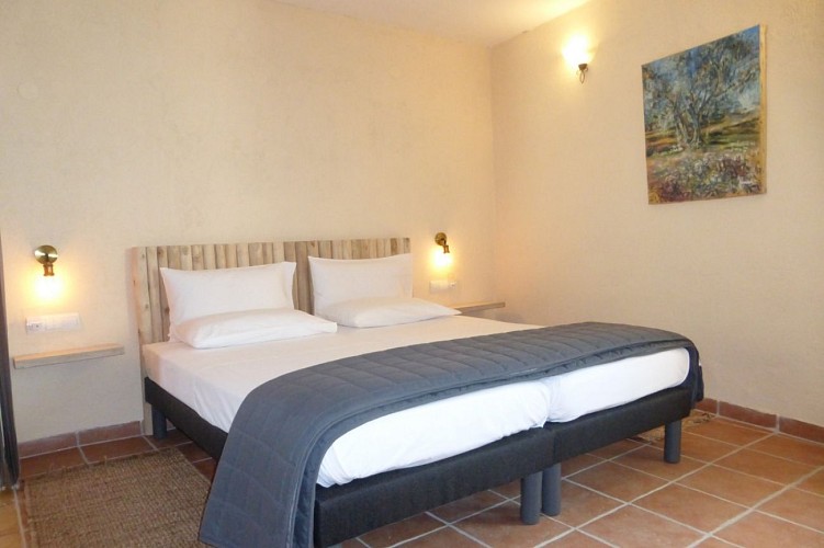 Les Cocons de l'Escoutay, suite pour 2 personnes en sud Ardèche avec piscine privative.