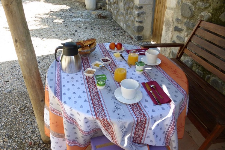 Les Cocons de l'Escoutay, suite pour 2 personnes en sud Ardèche avec piscine privative.