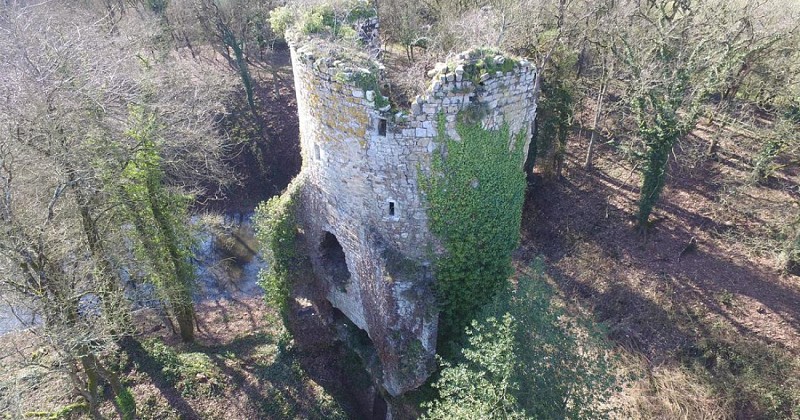 TOUR SAINT-CLAIR À DERVAL