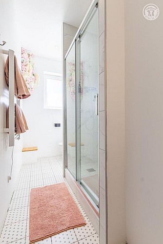 LA CIGALE ET LA FOURMI