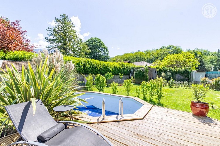 LA CIGALE ET LA FOURMI