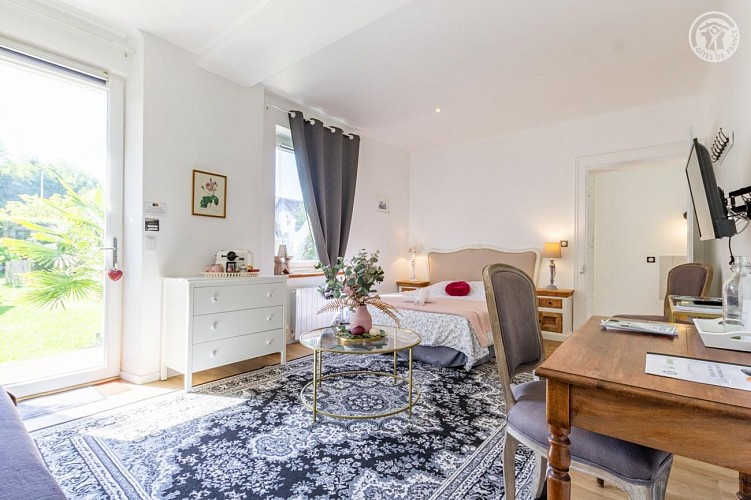 LA CIGALE ET LA FOURMI