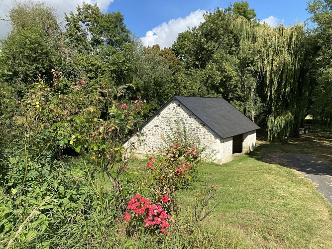 LAVOIR DE CHEMIRÉ